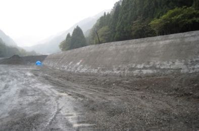 図4.ソイルセメントによる道路施工例 ②